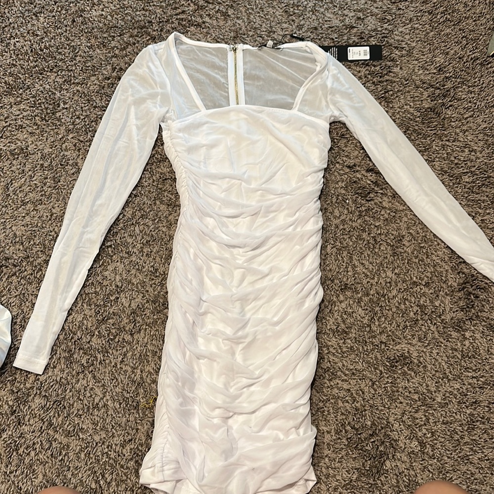 Never worn, white dress!